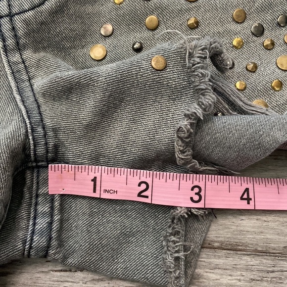 FREE PEOPLE Golden Hippie Studded Cutoff Jean Shorts Gray Raw Hem Distressed 27 - Picture 10 of 11